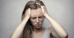 Scopri di più sull'articolo E’ possibile risolvere il mal di testa con l’osteopatia?